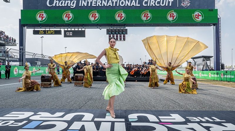 จากรันเวย์สู่แทร็ก! “Grid Girl ผ้าไหมไทย” กระหึ่มศึก MotoGP2025